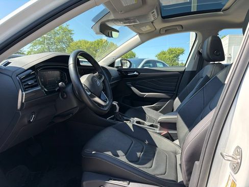 Certified 2023 Volkswagen Jetta SEL FWD image 11