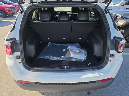 New 2026 Jeep Compass Latitude image 34