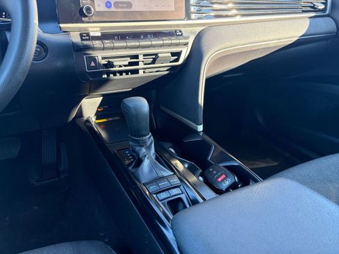 Used 2025 Toyota Camry LE image 40