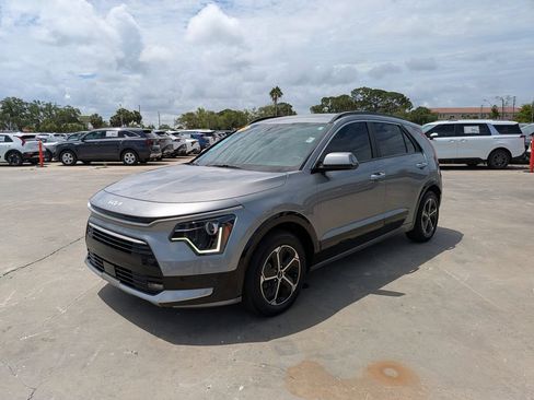 Certified 2024 Kia Niro FWD image 4