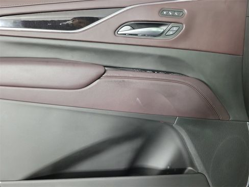 Certified 2023 Cadillac Escalade Premium Luxury Platinum w/ Heavy-Duty Trailer Package image 20