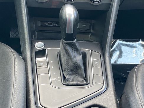 Used 2020 Volkswagen Tiguan SE FWD image 10