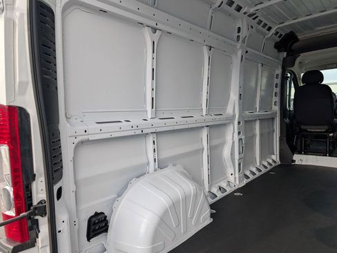 Used 2024 RAM ProMaster 2500 image 16