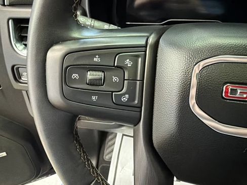 Used 2024 GMC Yukon XL AT4 AWD/4WD image 19