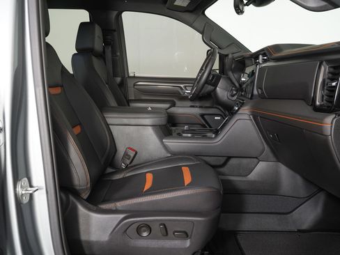 Used 2024 GMC Sierra 2500 AT4 w/ AT4 Premium Plus Package AWD/4WD image 8