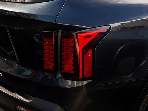 Used 2022 Kia Sorento LX image 38