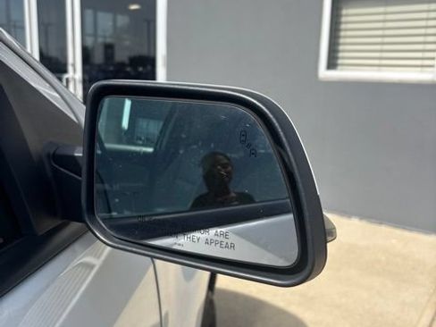 Used 2013 Ford Edge SEL FWD image 9