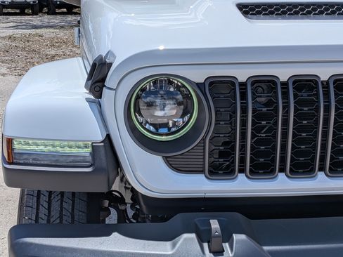 New 2026 Jeep Gladiator Sport image 9