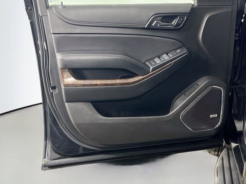 Used 2019 Chevrolet Suburban LT image 18