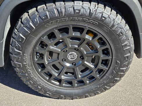 Used 2022 Rivian R1T Adventure AWD/4WD image 5