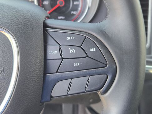 Used 2018 Dodge Charger SXT RWD image 17