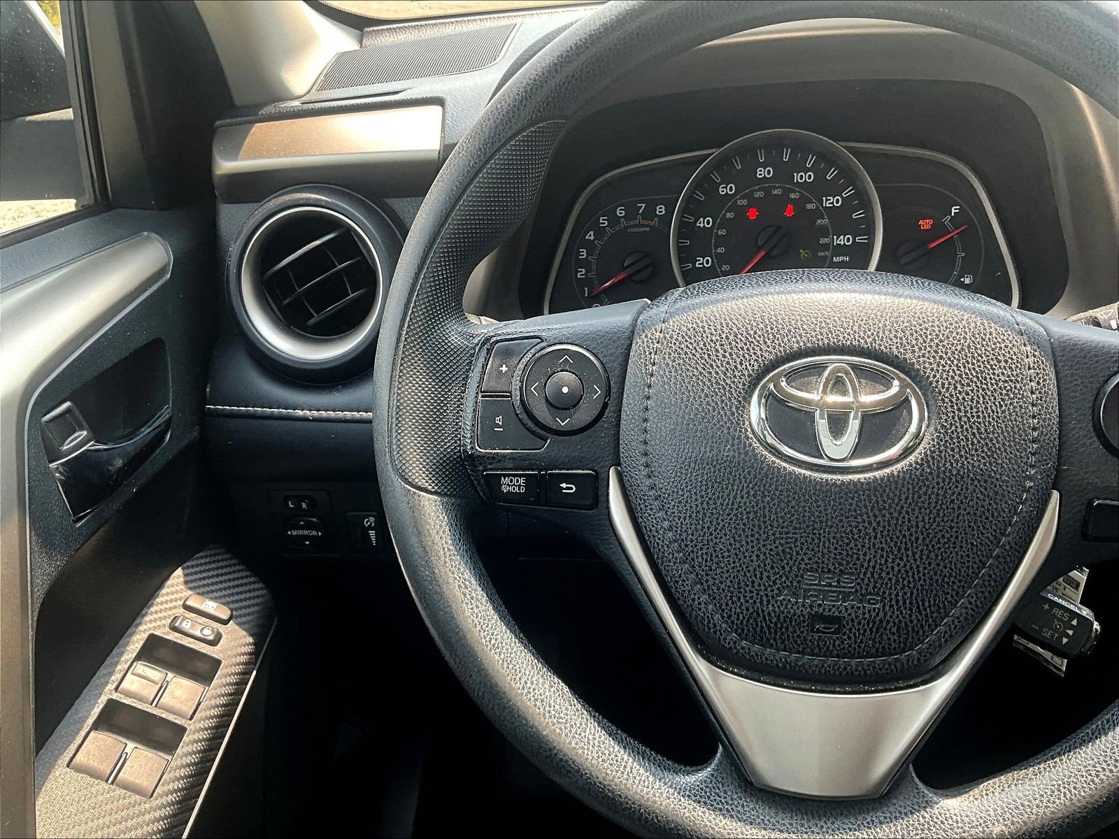 Used 2014 Toyota RAV4 XLE FWD image 10