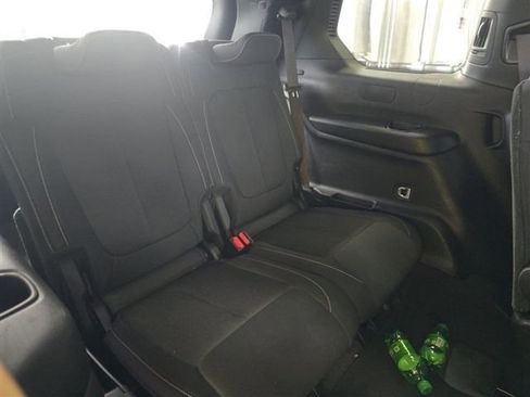 Used 2024 Jeep Grand Cherokee L Laredo image 5