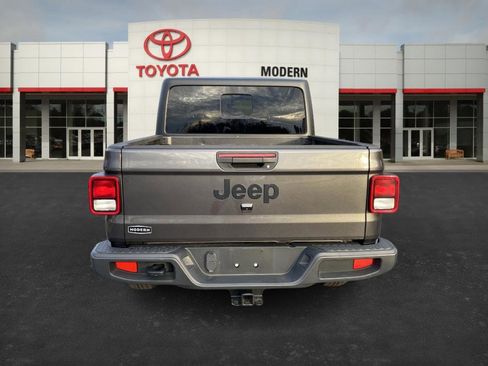 Used 2023 Jeep Gladiator Sport image 23