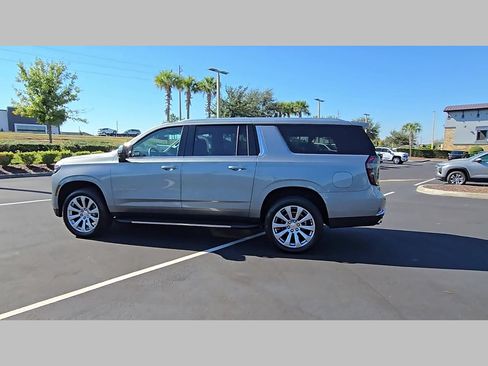 New 2026 Chevrolet Suburban Premier image 22