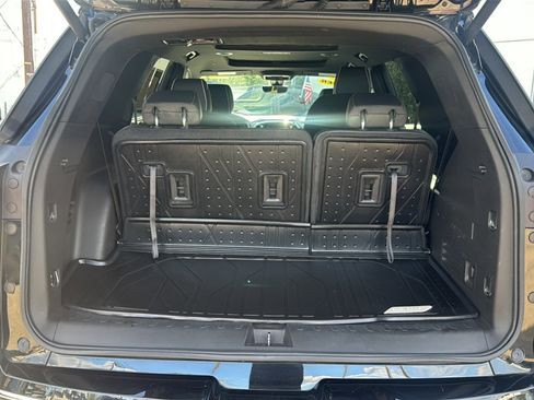 Certified 2023 Chevrolet Traverse Premier w/ LPO, 'HIT The Road' Package AWD/4WD image 28