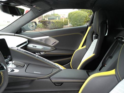 Certified 2022 Chevrolet Corvette Stingray Premium Cpe RWD image 18
