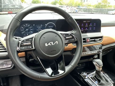 Used 2024 Kia Seltos EX FWD image 12