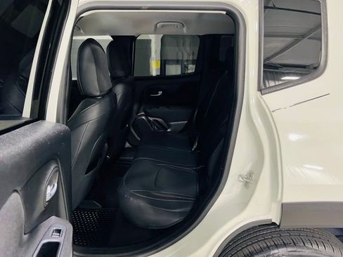 Used 2019 Jeep Renegade Latitude w/ Cold Weather Group AWD/4WD image 23