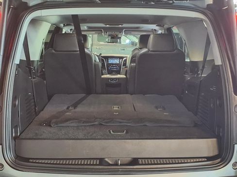 Used 2020 Cadillac Escalade Luxury w/ Escalade Sport Edition AWD/4WD image 7