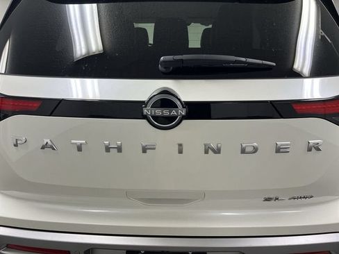 Used 2024 Nissan Pathfinder SL AWD/4WD image 32