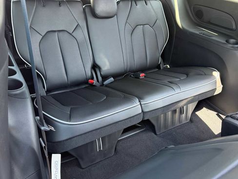New 2026 Chrysler Pacifica Limited AWD/4WD image 23