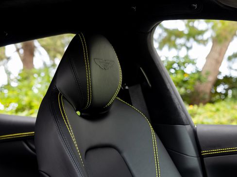 Used 2021 Aston Martin DBX AWD/4WD image 26