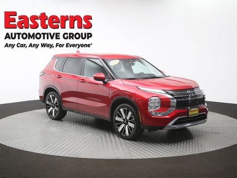 Used 2025 Mitsubishi Outlander AWD image 50