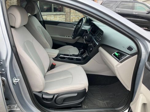 Used 2017 Hyundai Sonata SE image 13
