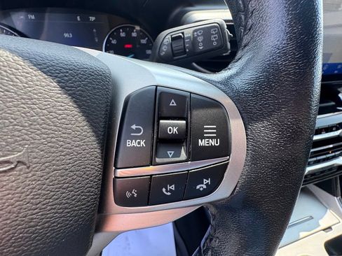 Used 2022 Ford Explorer Limited w/ Equipment Group 301A AWD/4WD image 17