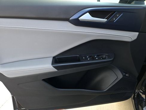 New 2024 Volkswagen Taos SE image 21