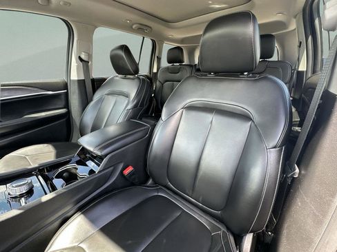 Certified 2023 Jeep Grand Cherokee Limited AWD/4WD image 31