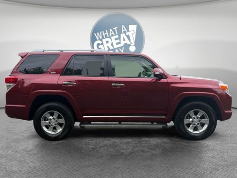 Used 2011 Toyota 4Runner SR5 AWD/4WD image 2