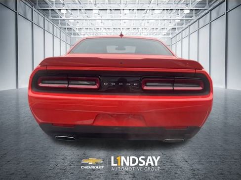 Used 2022 Dodge Challenger SXT w/ Plus Package image 17