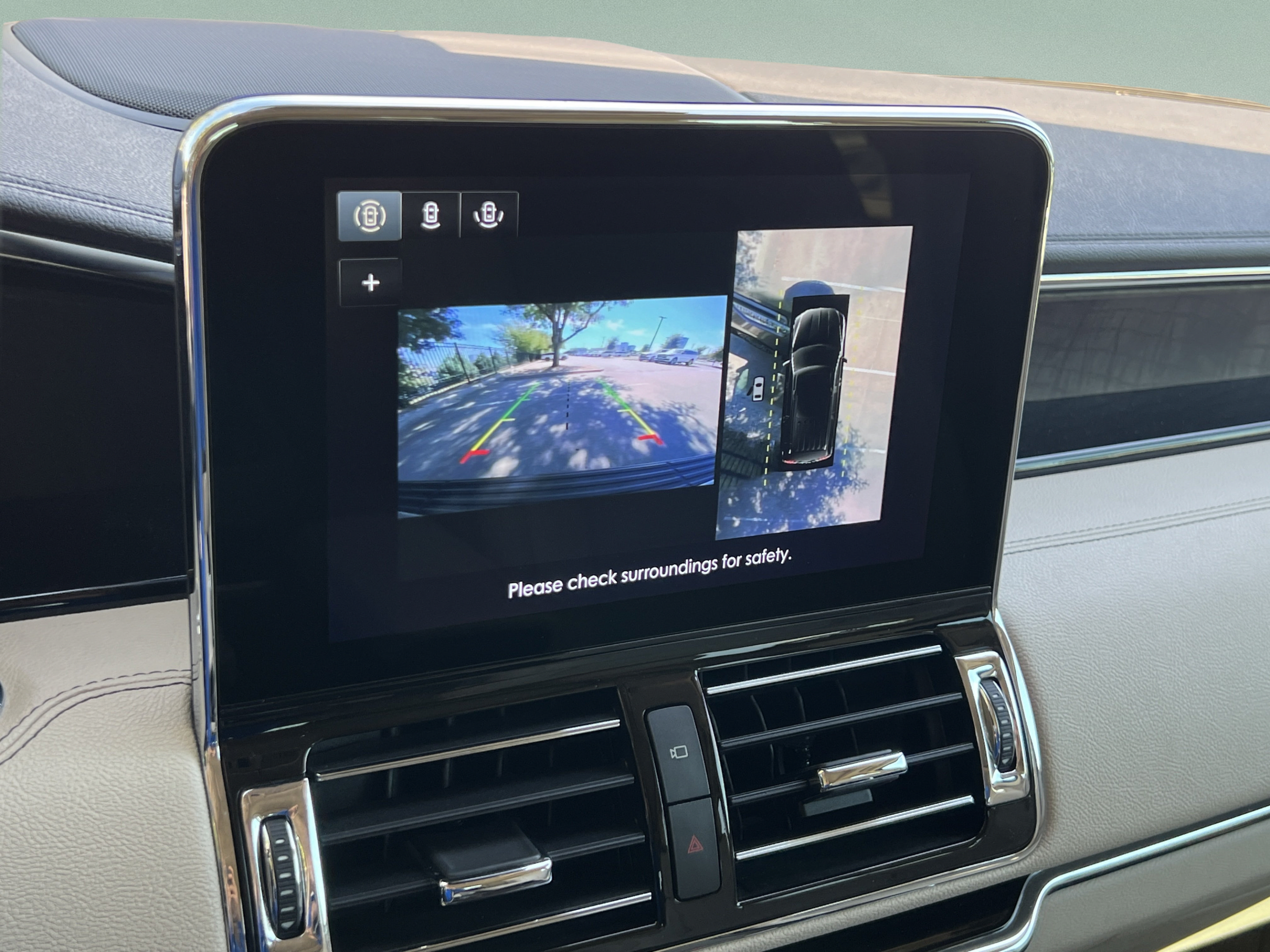 Used 2020 Lincoln Navigator Reserve w/ Luxury Package RWD image 22