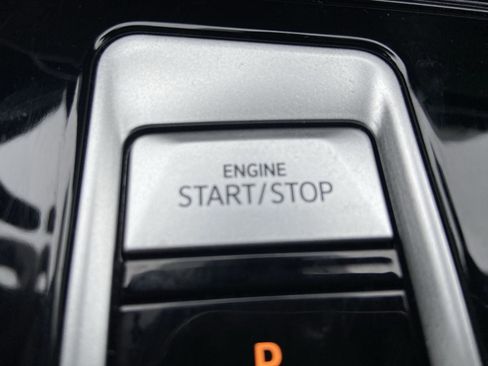 Used 2024 Volkswagen Atlas Cross Sport SEL Premium R-Line image 20