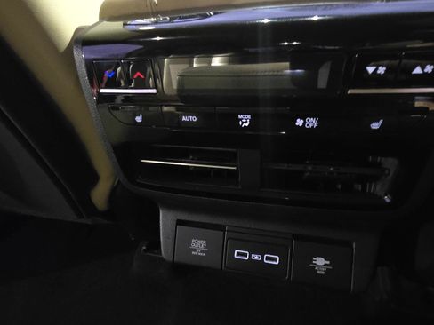 Used 2022 Acura MDX SH-AWD w/ Advance Package image 18