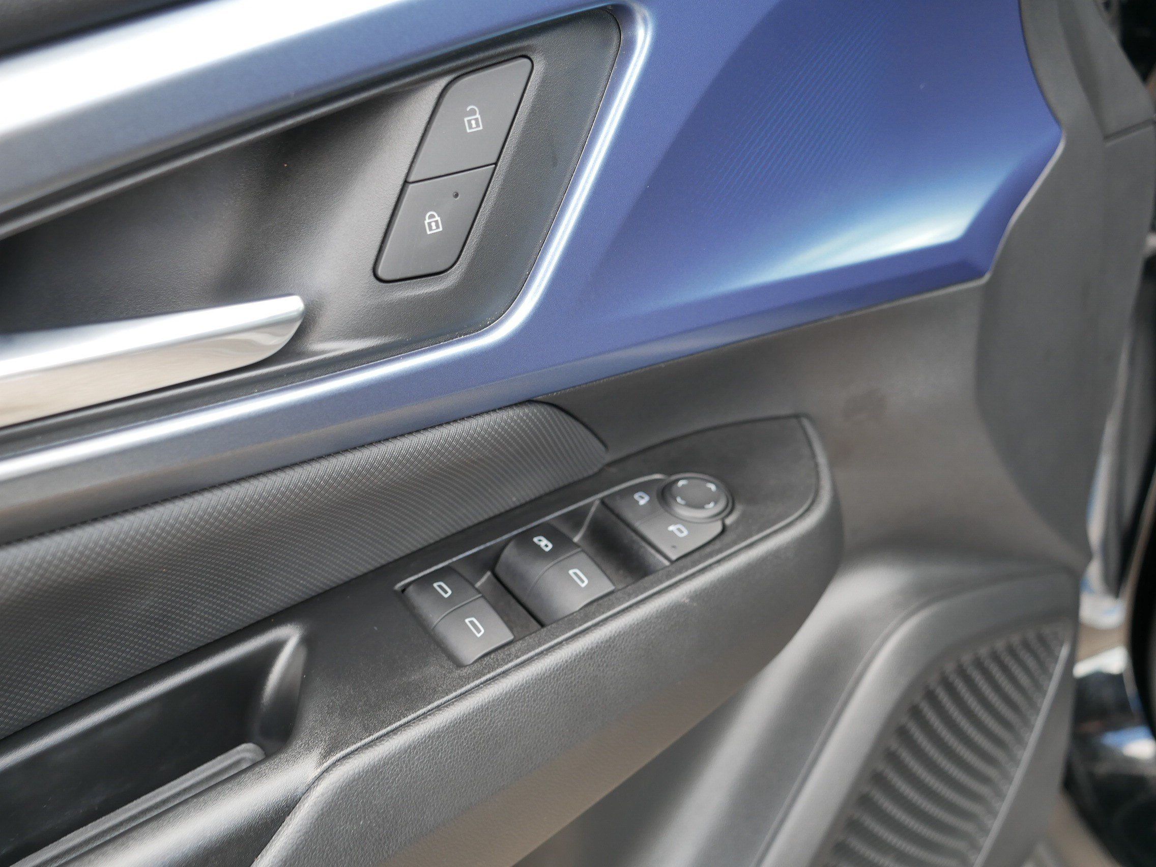 Used 2024 Chevrolet Equinox EV LT w/ LPO, All-Weather Mat Package FWD image 19