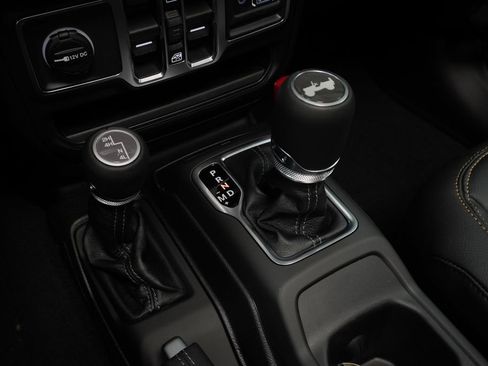 New 2026 Jeep Wrangler Unlimited Sahara AWD/4WD image 25