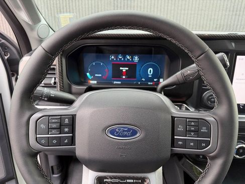 New 2026 Ford F250 Lariat w/ Black Appearance Package image 43