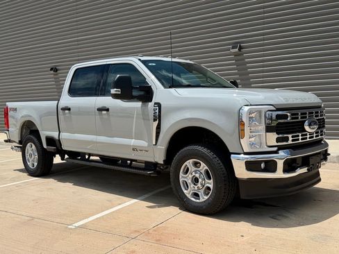 New 2026 Ford F250 XLT w/ FX4 Off-Road Package AWD/4WD image 1