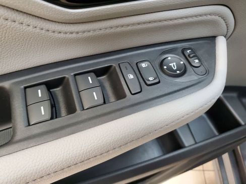 Certified 2024 Honda Odyssey Touring image 18