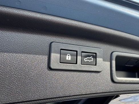 Used 2019 Subaru Forester Premium image 31