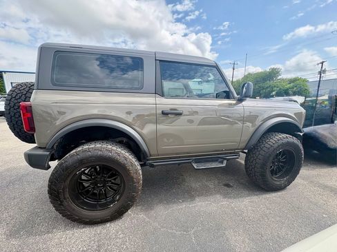 Used 2025 Ford Bronco 2-Door AWD/4WD image 2