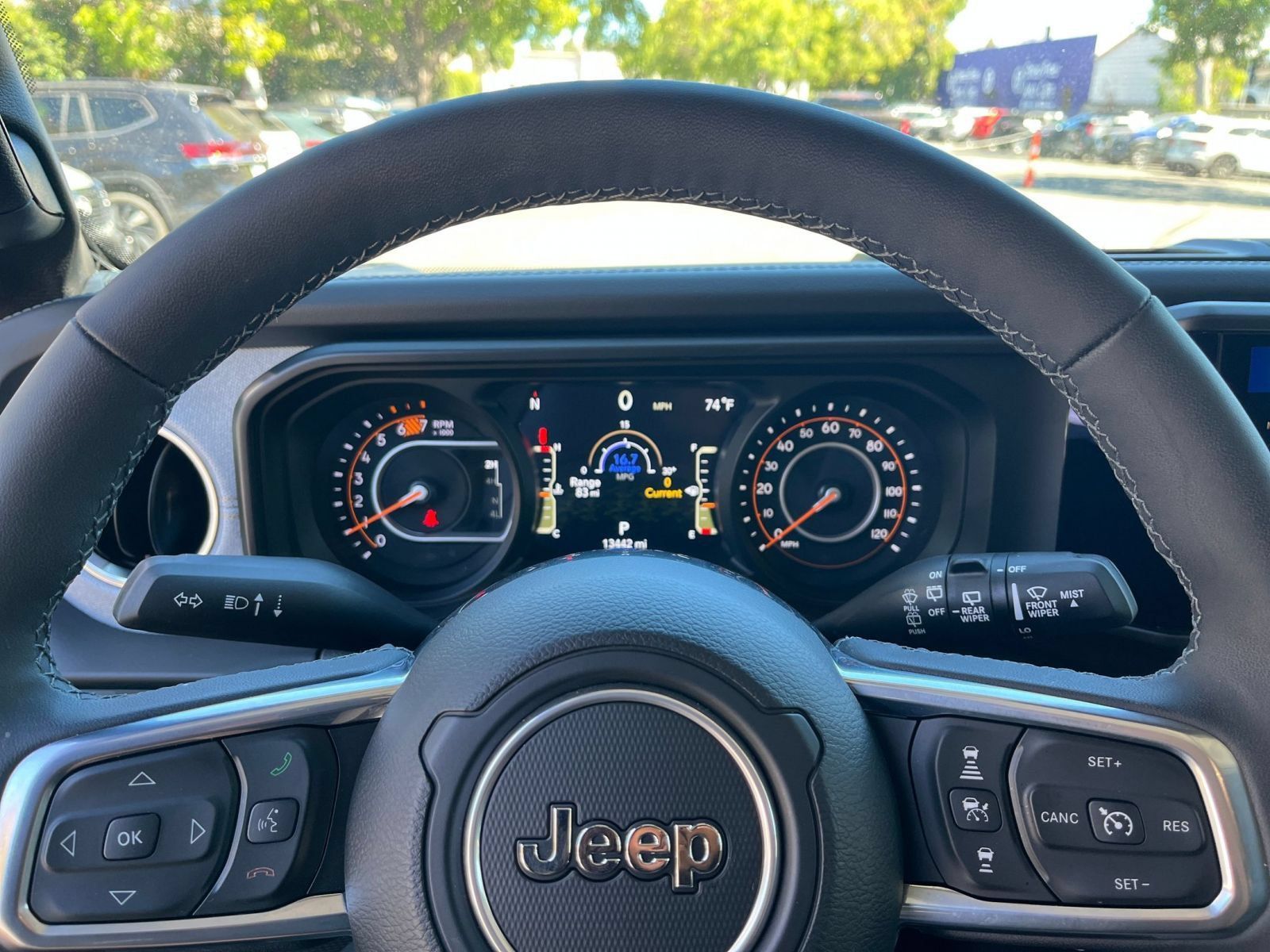 Used 2025 Jeep Wrangler Unlimited Sahara AWD/4WD image 27