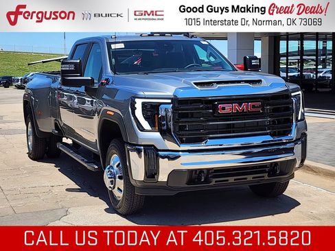 New 2026 GMC Sierra 3500 Pro AWD/4WD image 1