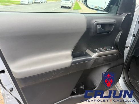 Used 2023 Toyota Tacoma SR5 RWD image 8