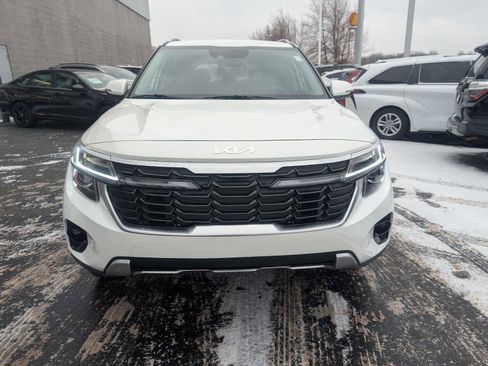 Used 2025 Kia Seltos S image 2