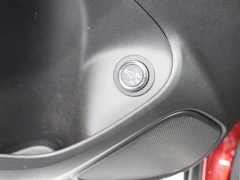 Used 2023 Buick Encore GX Select AWD/4WD image 39