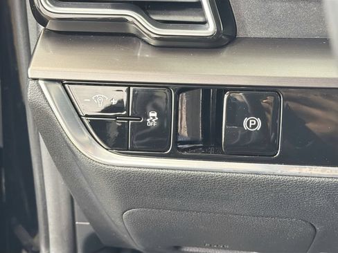 Used 2023 Kia Sportage EX FWD image 12